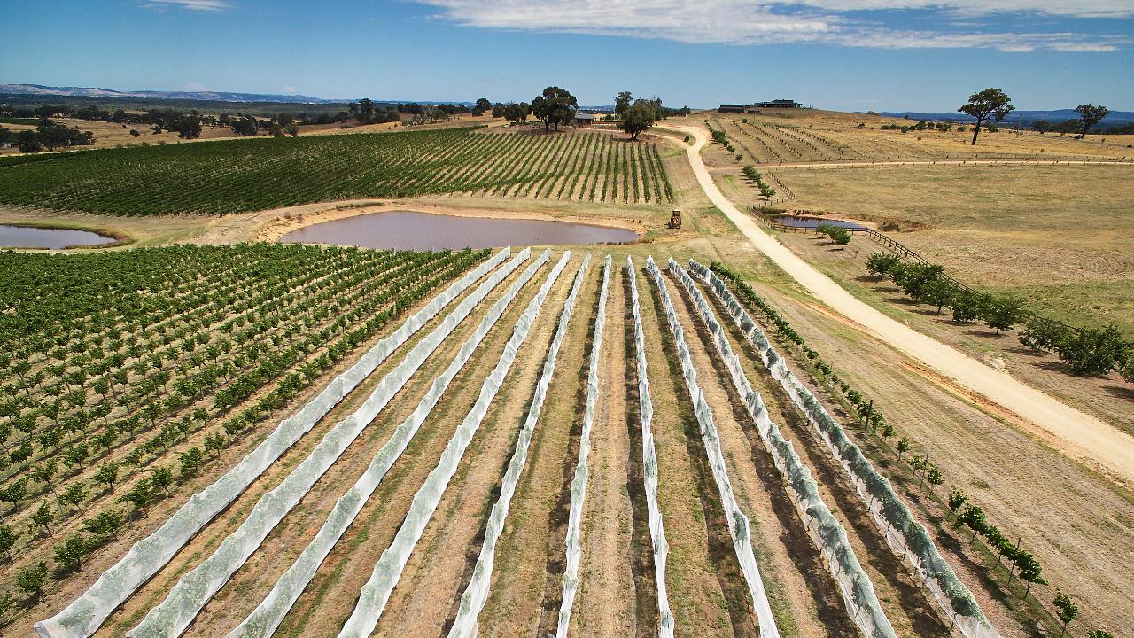 Aerial photography, drone photography by Hover Images