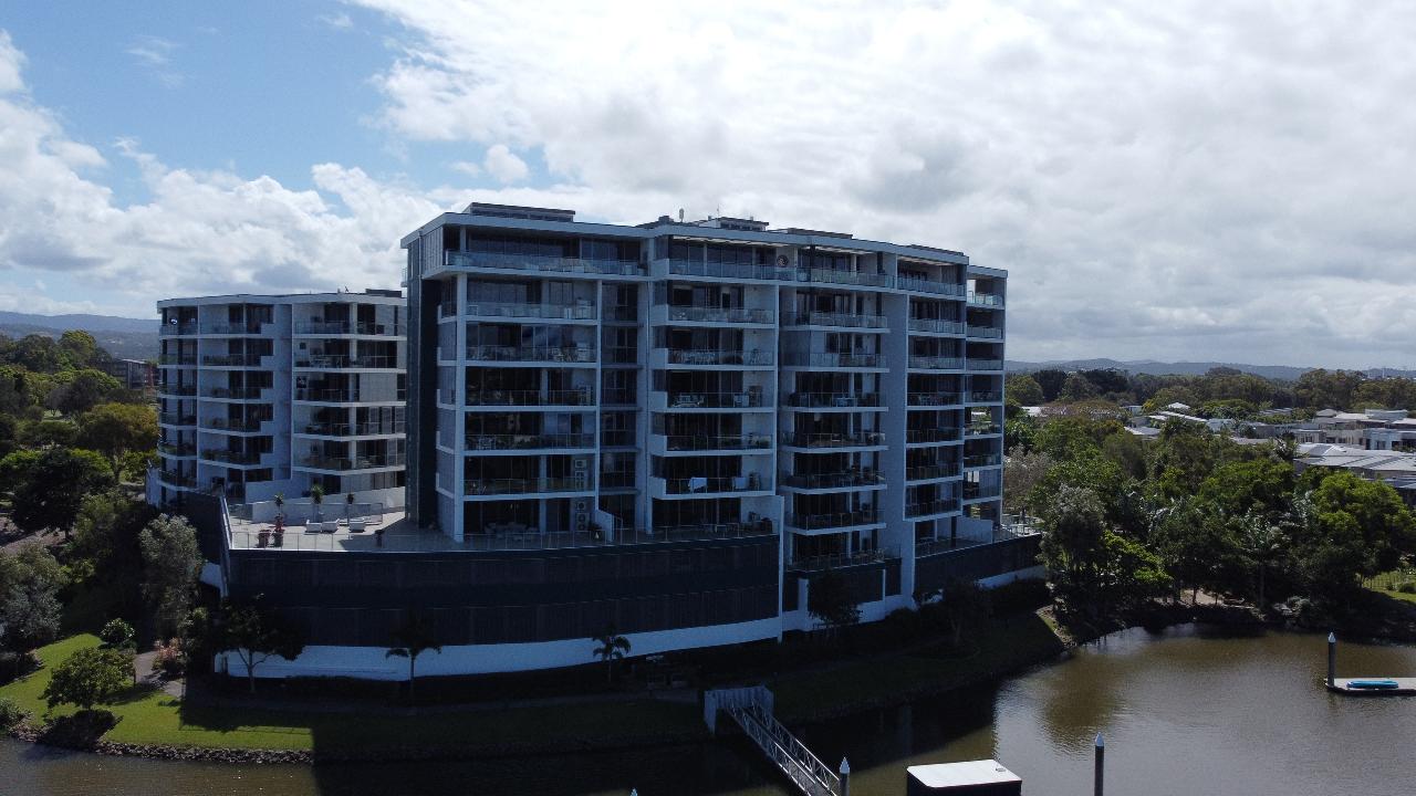 Lakelands Signature Waterfront Apartment new release